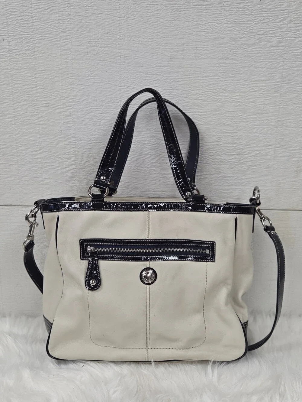 Coach Cream and Black Shoulder Bag